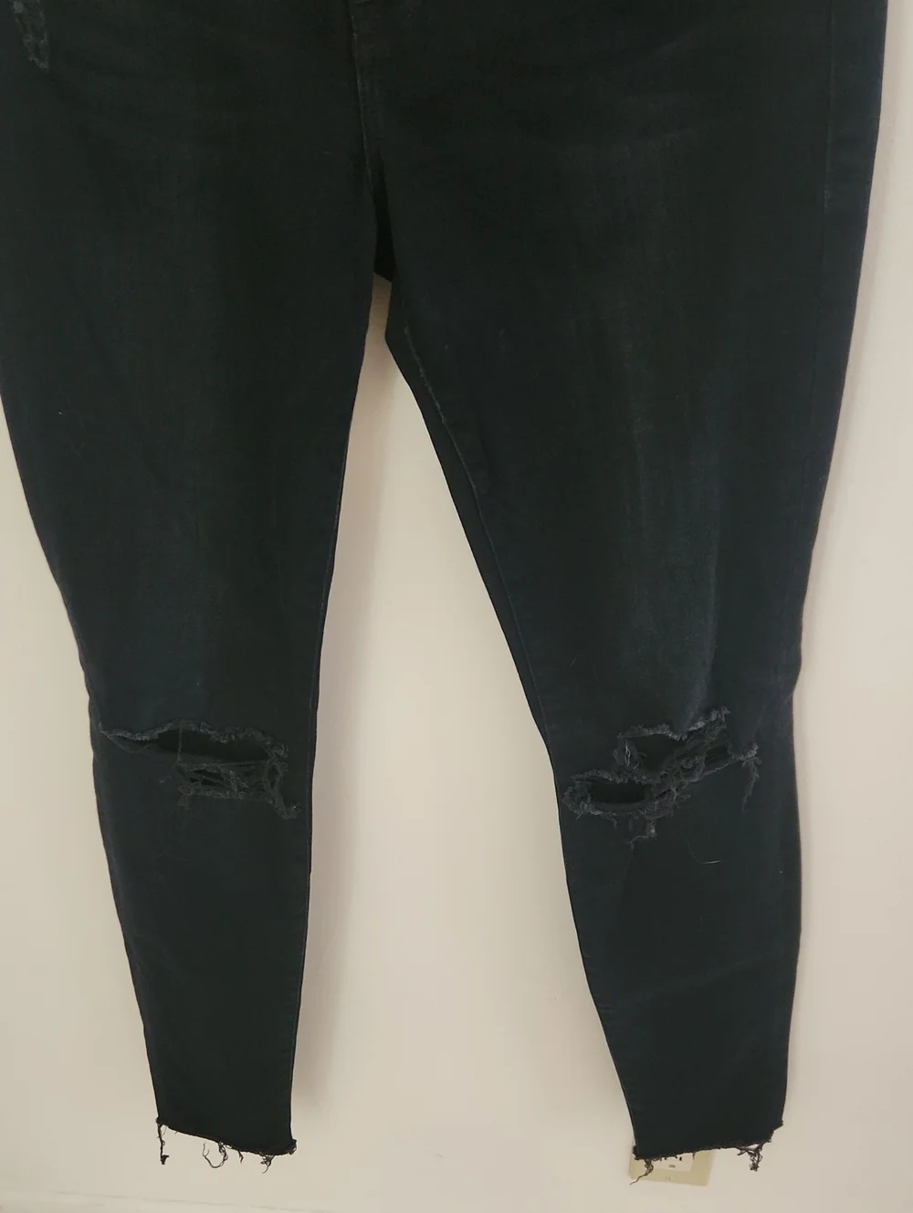 Frame Denim Black Le Skinny De Jeane Jeans Distressed Knees 29